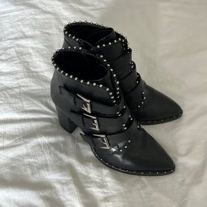Steven Madden black booties